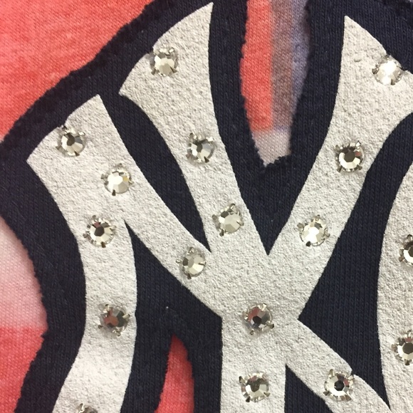 Brand new Yankees women’s tee - Picture 1 of 4